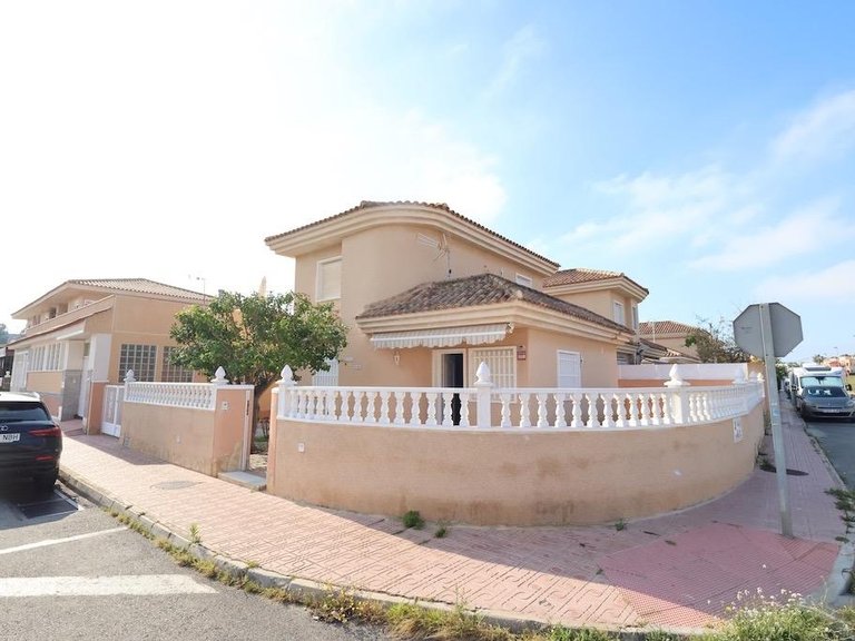 Villa for Sale in Torrevieja, Alicante 1