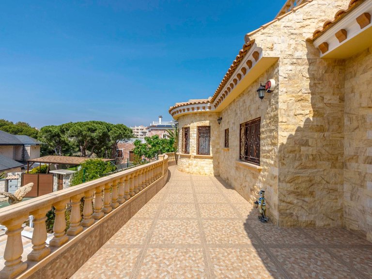 Villa for Sale in Costa Blanca Orihuela Costa, Alicante 26