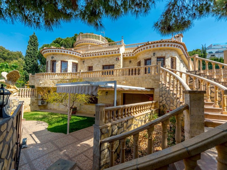 Villa for Sale in Costa Blanca Orihuela Costa, Alicante 28