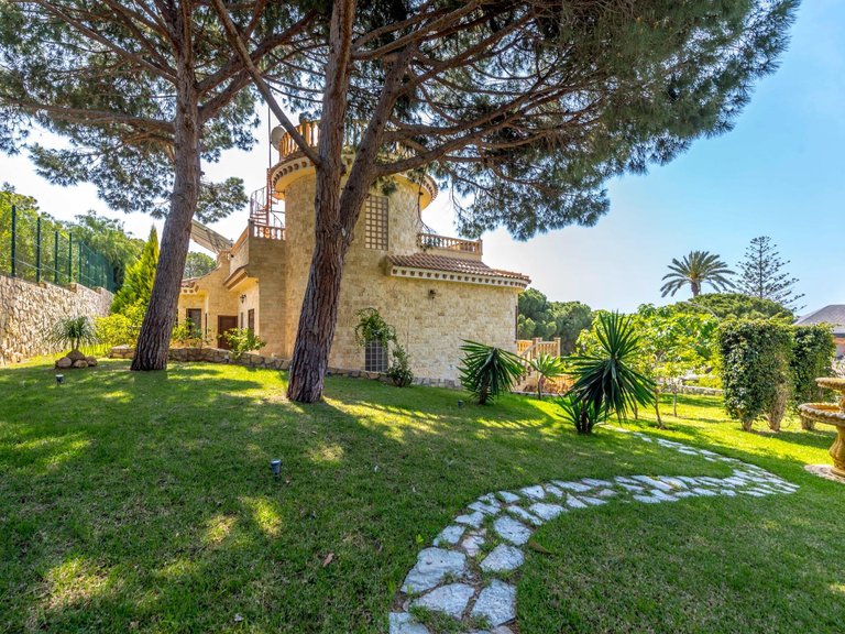 Villa for Sale in Costa Blanca Orihuela Costa, Alicante 30