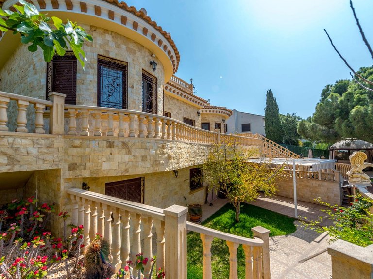 Villa for Sale in Costa Blanca Orihuela Costa, Alicante 31