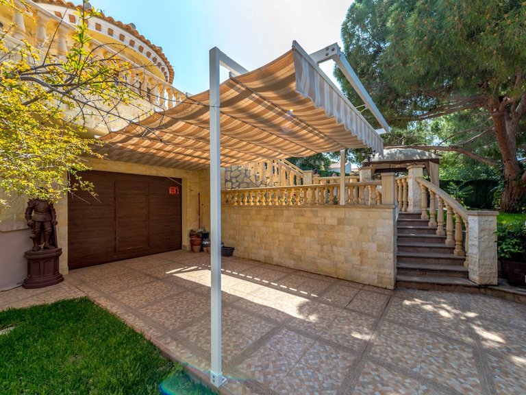 Villa for Sale in Costa Blanca Orihuela Costa, Alicante 32