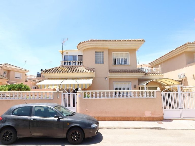 Villa for Sale in Costa Blanca Torrevieja, Alicante 22