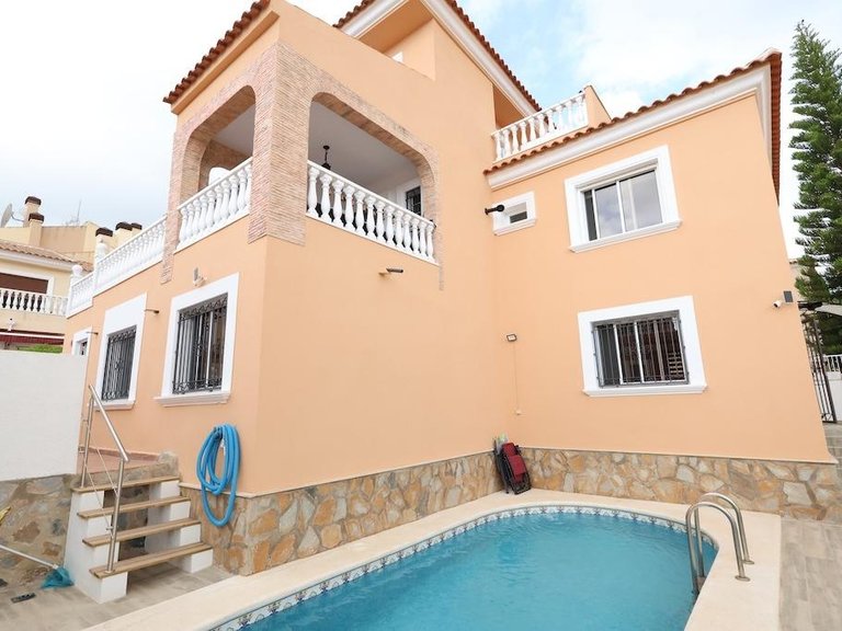 Villa for Sale in San Miguel De Salinas, Alicante 1