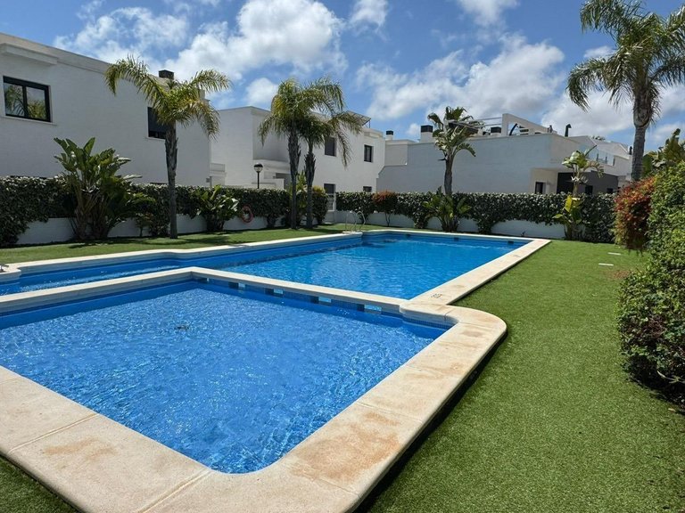 Town House for Sale in Cabo Roig, Alicante 1