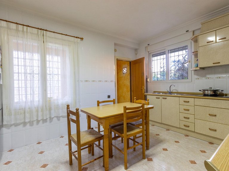 Villa for Sale in Costa Blanca Torrevieja, Alicante 10