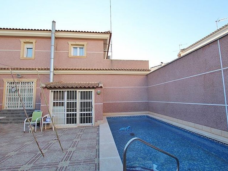 Villa for Sale in Costa Blanca Formentera Del Segura, Alicante 1