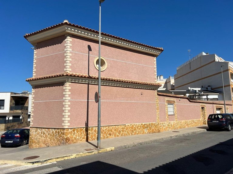 Villa for Sale in Costa Blanca Formentera Del Segura, Alicante 4