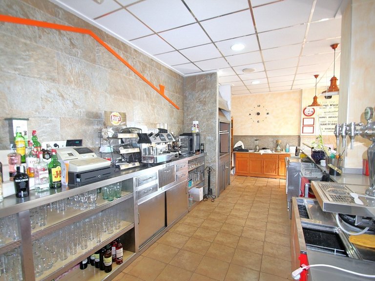 Commercial for Sale in Torrevieja, Alicante 9
