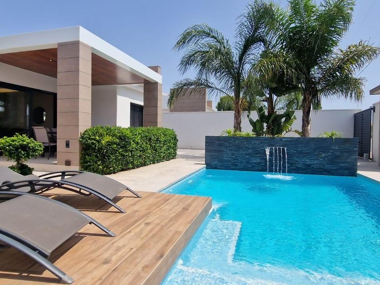 Villa for Weekly Rent in Torrevieja, Alicante 1