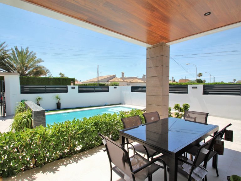 Villa for Weekly Rent in Torrevieja, Alicante 16