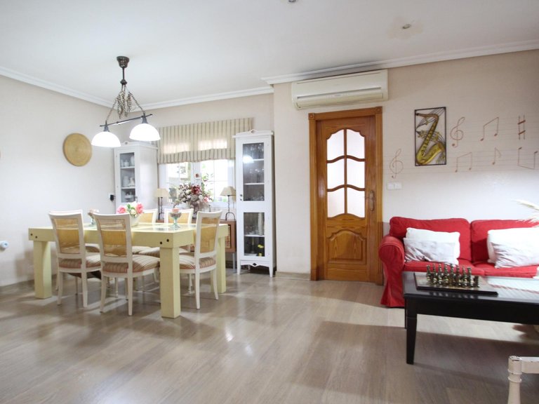 Villa for Sale in Los Montesinos, Alicante 4