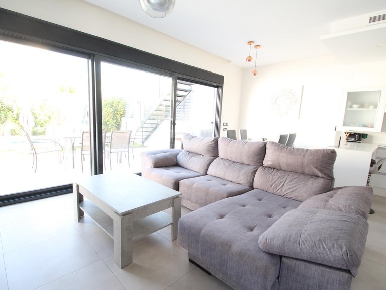 Villa for Weekly Rent in Torrevieja, Alicante 6