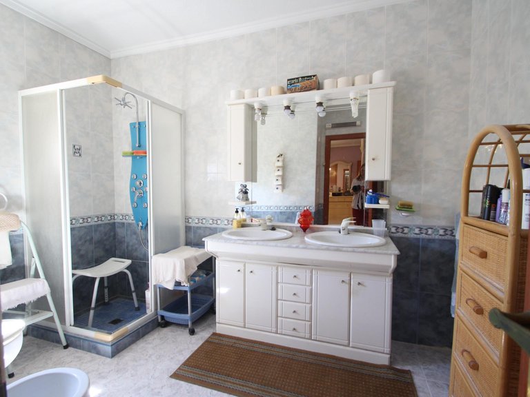 Villa for Sale in Torrevieja, Alicante 27