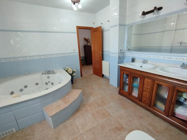Villa for Sale in Torrevieja, Alicante 38