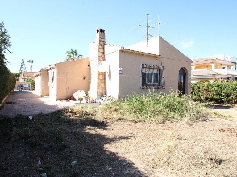 Villa for Sale in Torrevieja, Alicante 1
