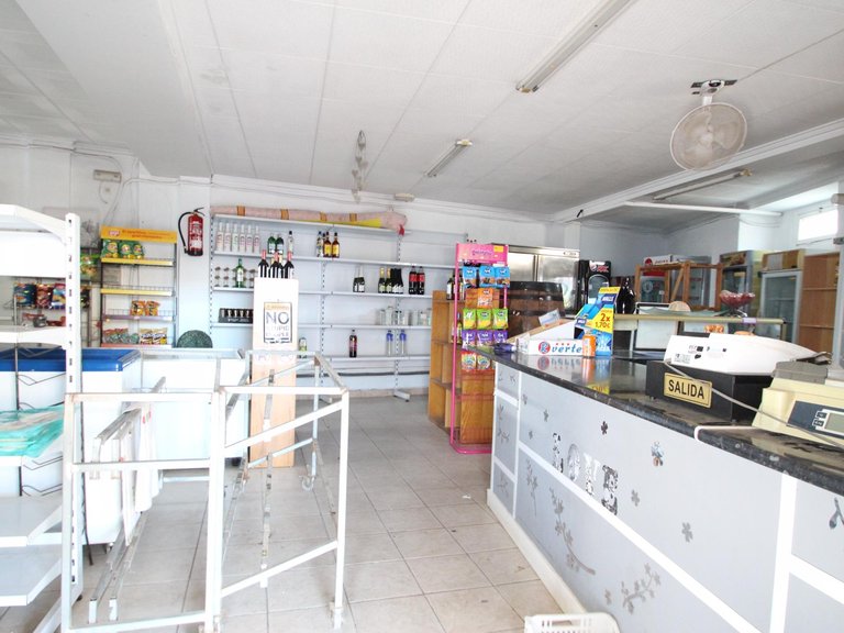 Commercial for Sale in Torrevieja, Alicante 4
