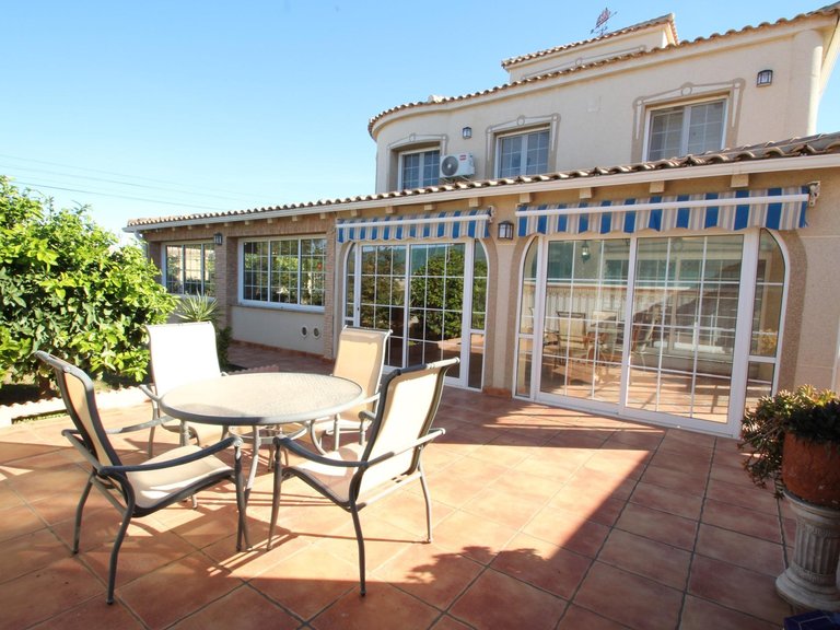 Villa for Sale in Torrevieja, Alicante 1