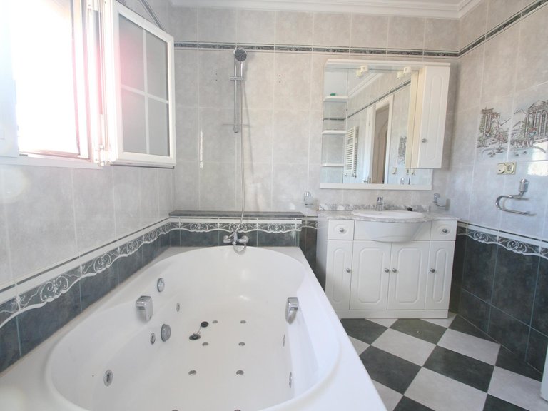 Villa for Sale in Torrevieja, Alicante 50
