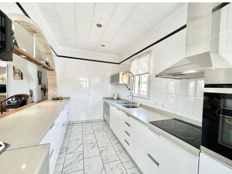 Villa for Sale in Torrevieja, Alicante 13