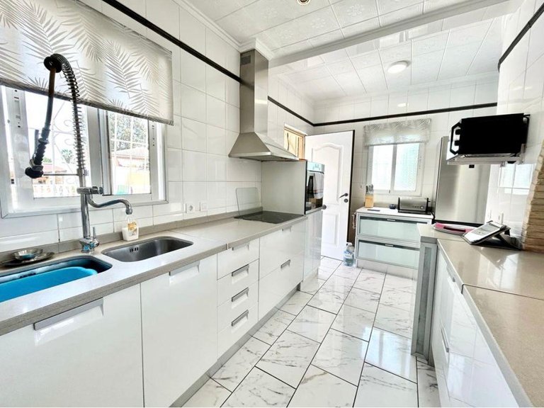 Villa for Sale in Torrevieja, Alicante 14