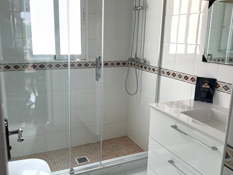 Villa for Sale in Torrevieja, Alicante 17