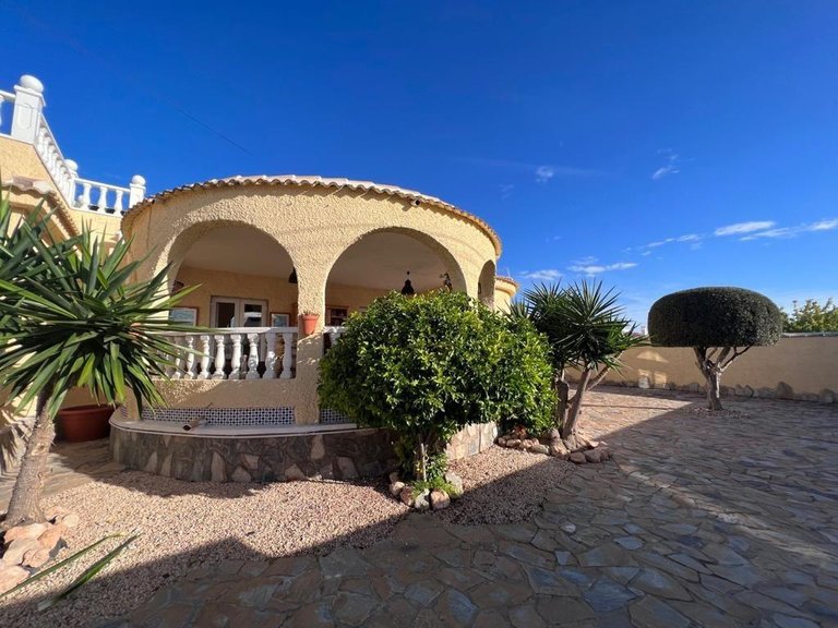 Villa for Sale in Torrevieja, Alicante 3