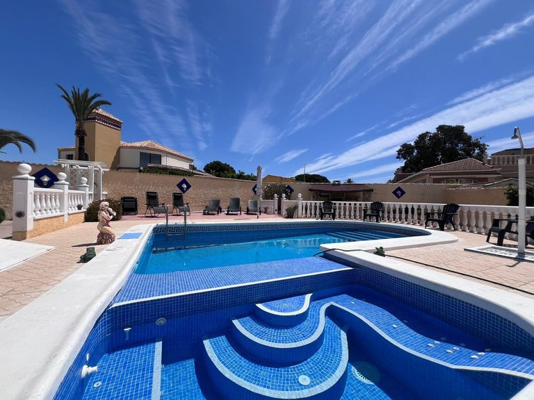 Villa for Sale in Torrevieja, Alicante 41