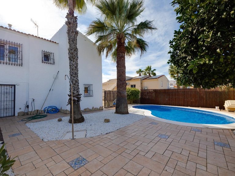 Villa for Sale in Torrevieja, Alicante 2