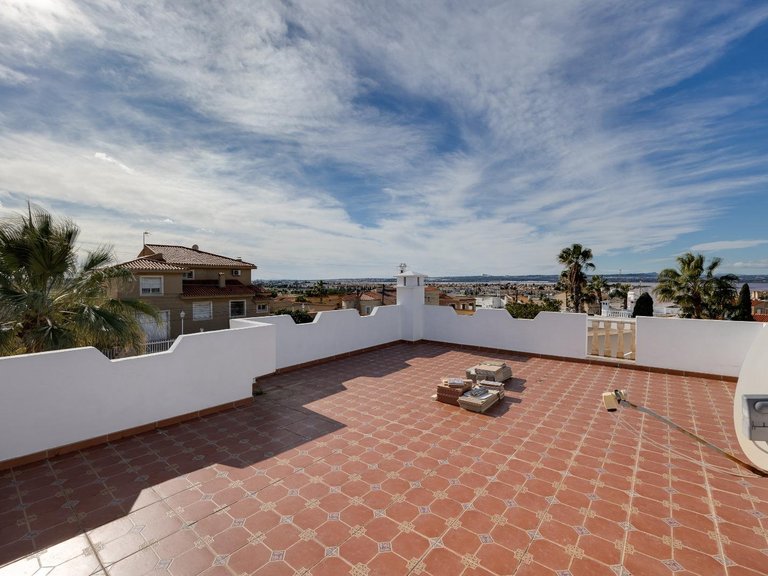 Villa for Sale in Torrevieja, Alicante 30