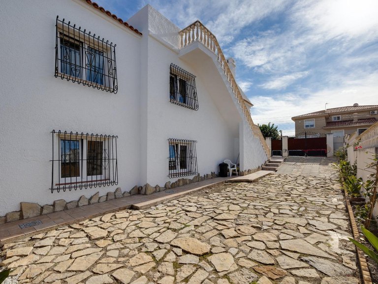 Villa for Sale in Torrevieja, Alicante 6