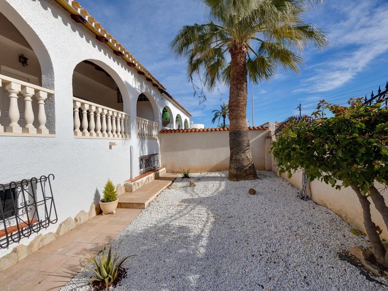 Villa for Sale in Torrevieja, Alicante 8