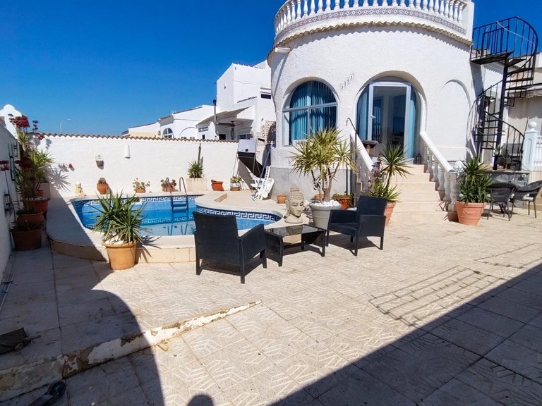 Villa for Sale in Torrevieja, Alicante 1