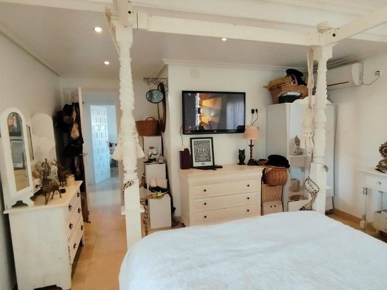 Villa for Sale in Torrevieja, Alicante 17