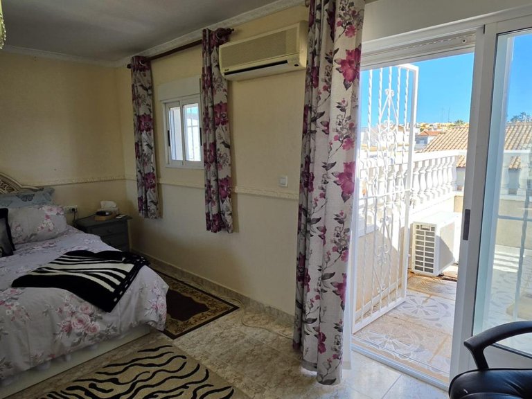 Villa for Sale in Torrevieja, Alicante 25