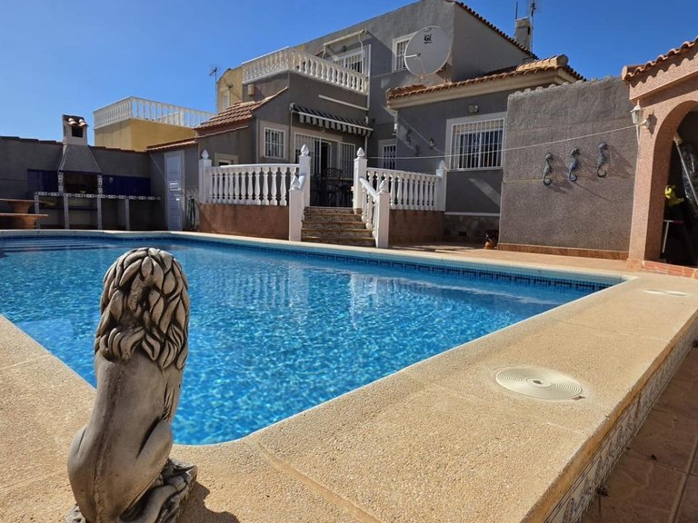 Villa for Sale in Torrevieja, Alicante 33