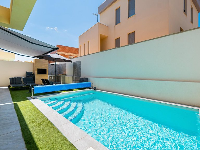 Villa for Sale in Los Montesinos, Alicante 45