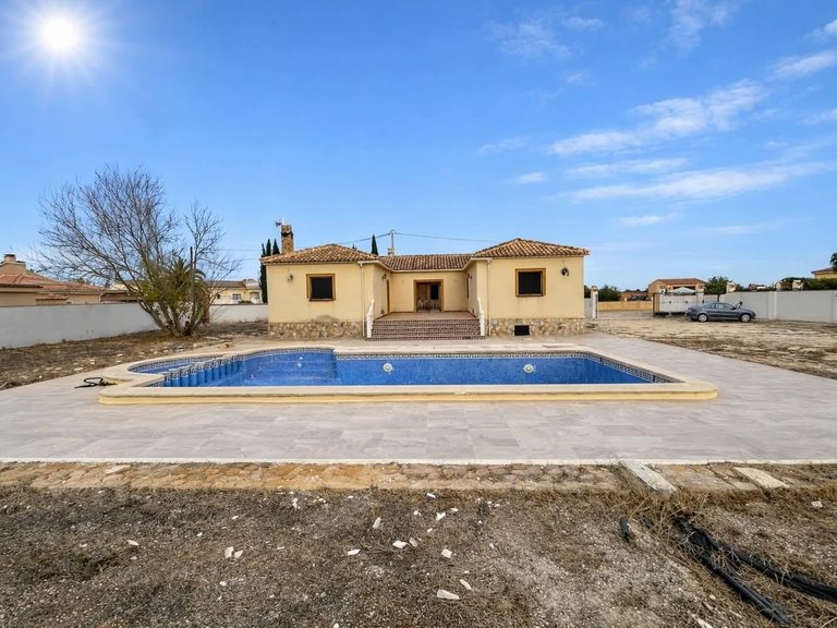 Country House for Sale in Catral, Alicante 1