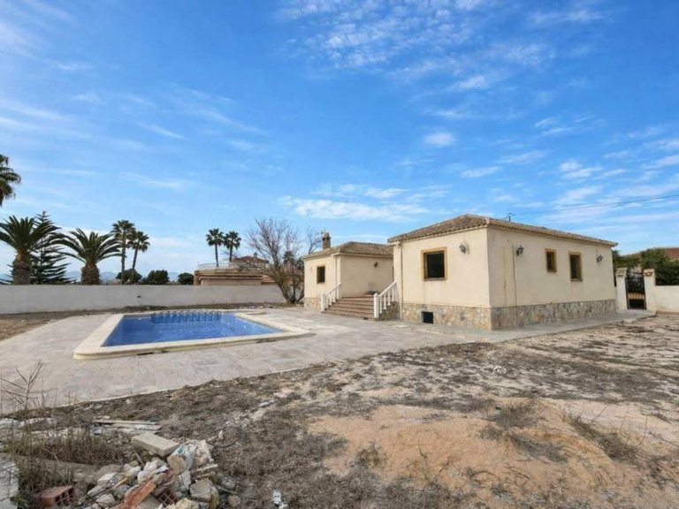 Country House for Sale in Catral, Alicante 2