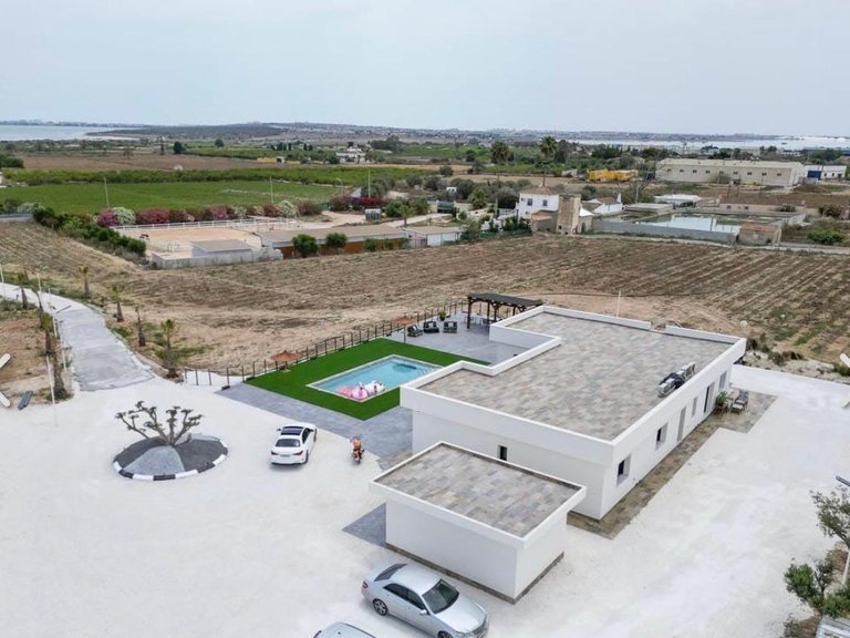 Villa for Sale in Los Montesinos, Alicante 15
