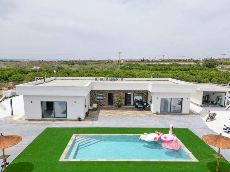 Villa for Sale in Los Montesinos, Alicante 16