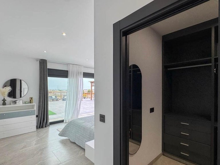 Villa for Sale in Los Montesinos, Alicante 6
