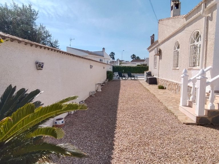 Villa for Sale in Torrevieja, Alicante 4