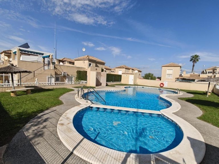 Villa for Sale in Torrevieja, Alicante 28
