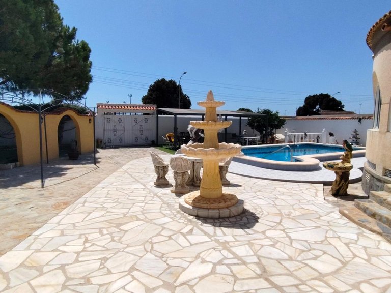 Villa for Sale in Torrevieja, Alicante 23