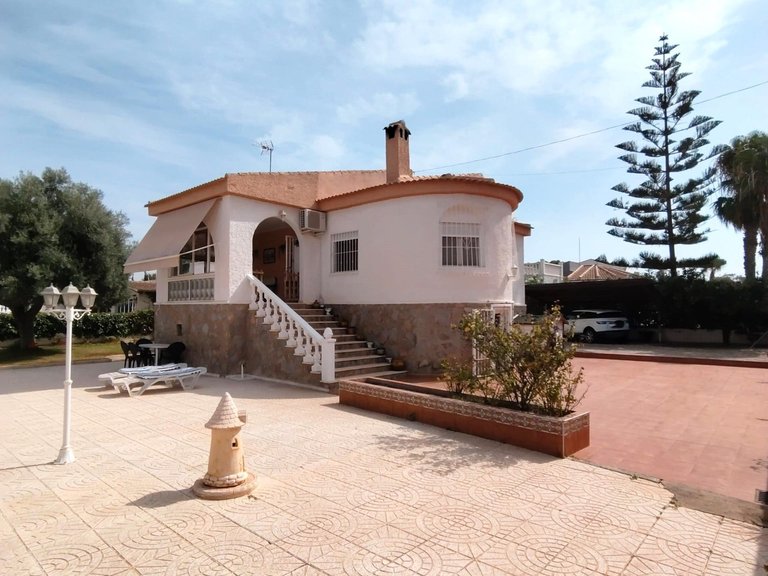 Villa for Sale in Torrevieja, Alicante 36