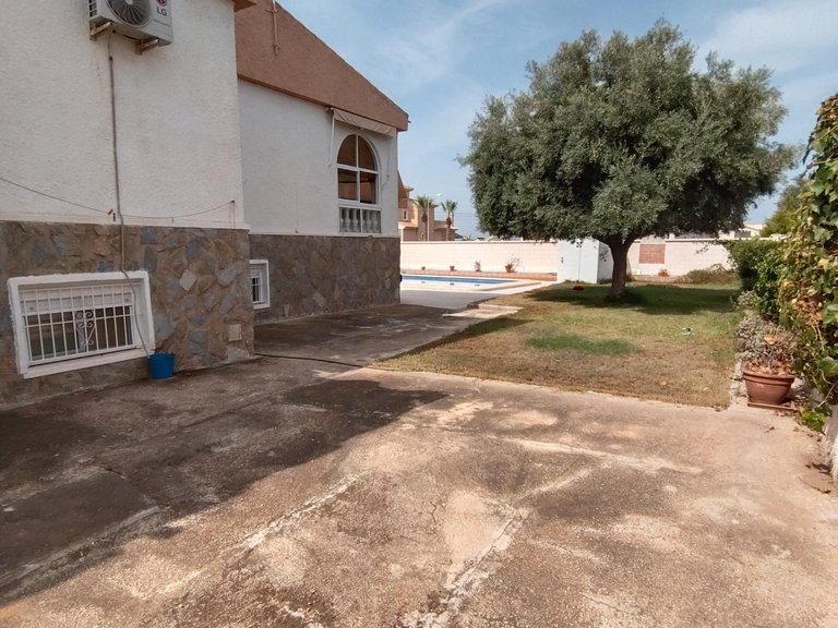 Villa for Sale in Torrevieja, Alicante 39