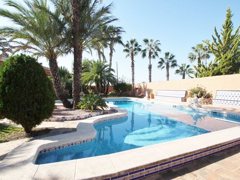 Villa for Sale in Torrevieja, Alicante 2