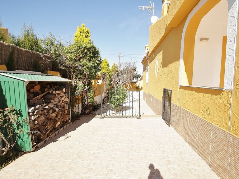 Villa for Weekly Rent in Torrevieja, Alicante 6