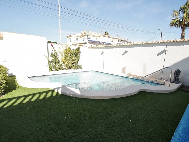 Villa for Weekly Rent in Torrevieja, Alicante 29